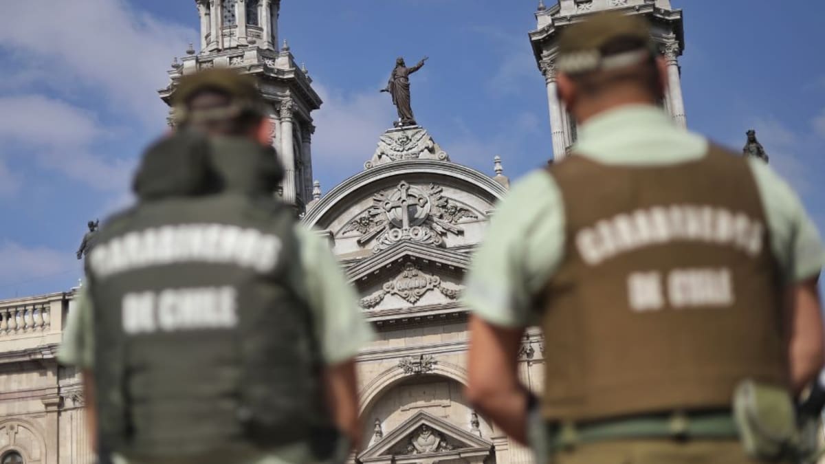 Ladrones habrían dormido al interior: todo lo que se sabe del robo perpetrado en la Catedral Metropolitana de Santiago