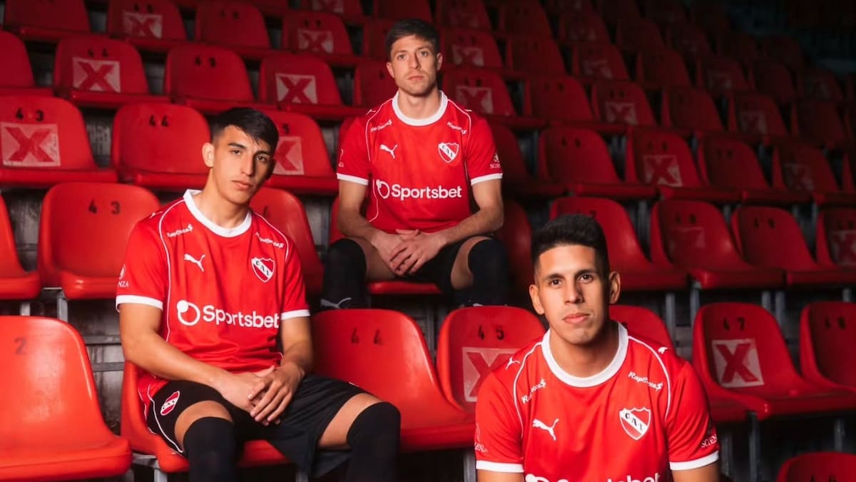 “¿Llevan los fierros?“: Hinchas de Independiente y de la U siguen enfrentándose en redes sociales