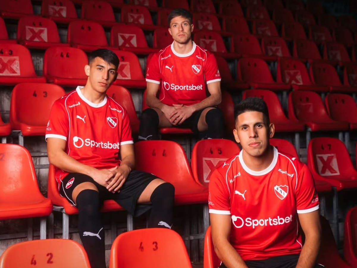 “¿Llevan los fierros?“: Hinchas de Independiente y de la U siguen enfrentándose en redes sociales