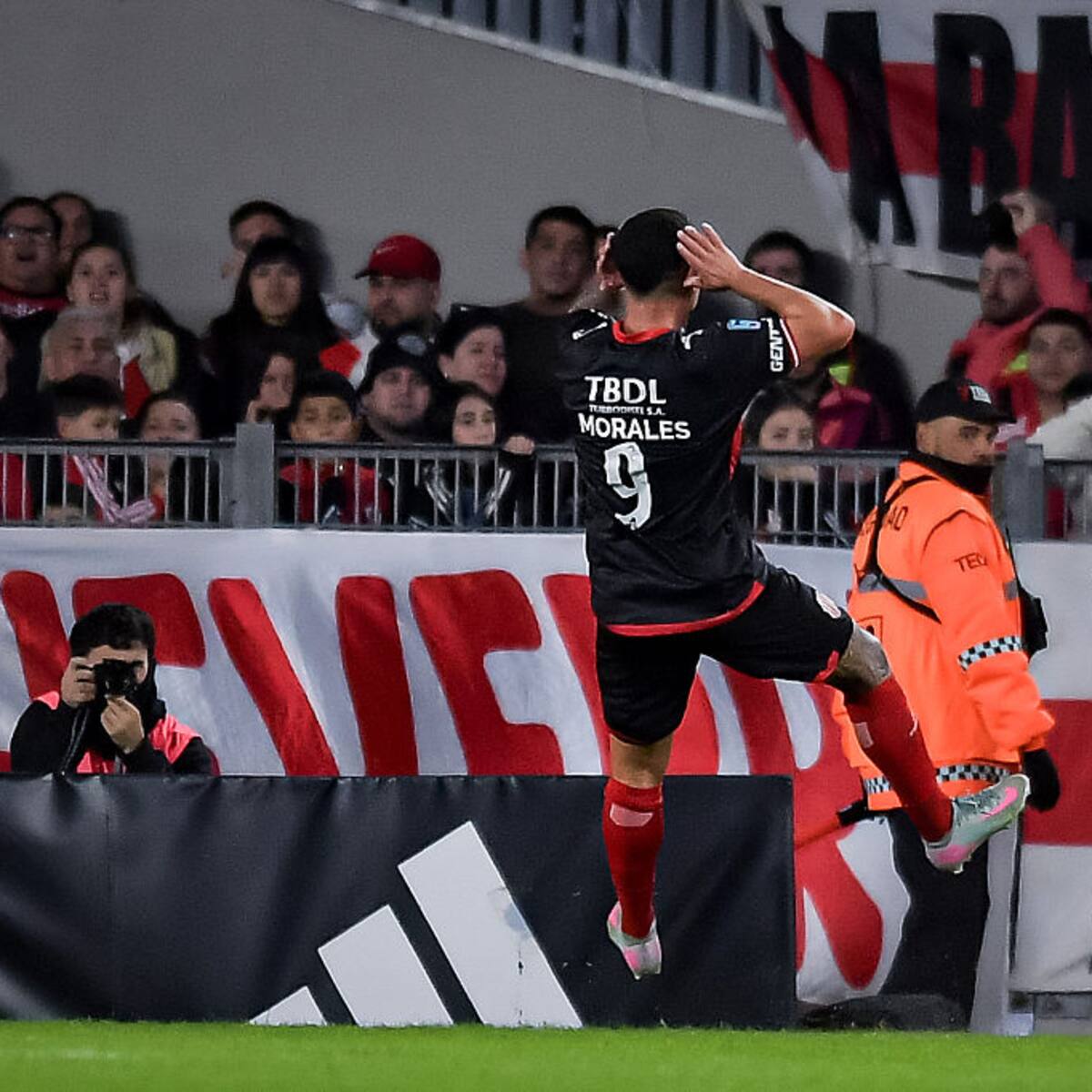 “Mi ídolo es Román...”: River cayó históricamente ante Barracas Central gracias a un ex Boca Juniors