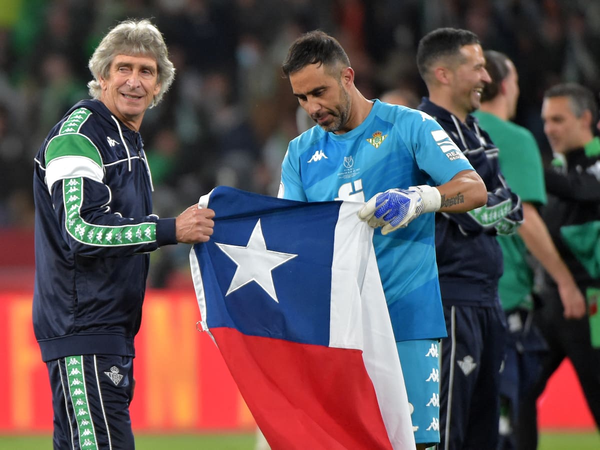 La reacción de Claudio Bravo por la renovación de Manuel Pellegrini en Real Betis