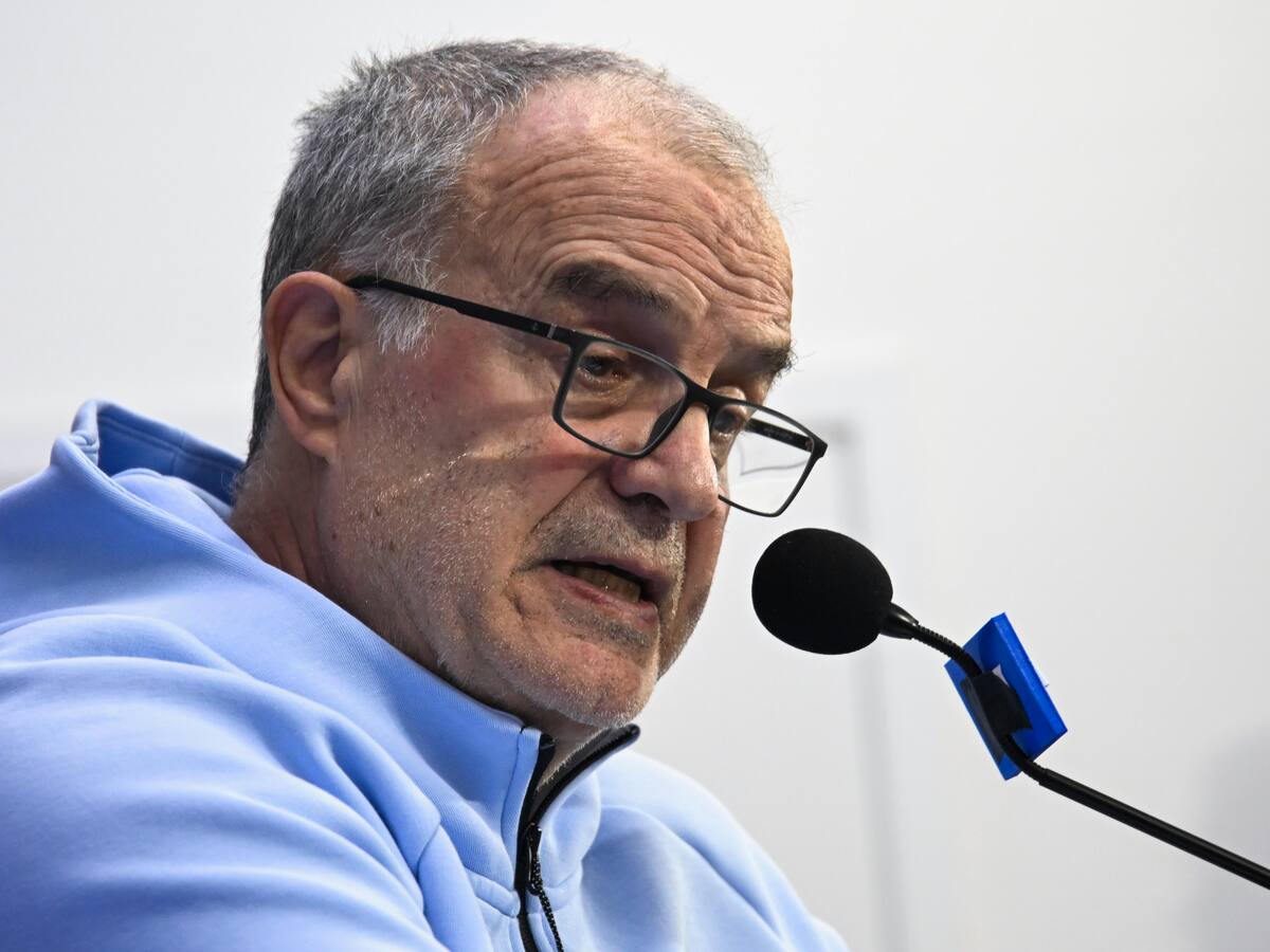 Marcelo Bielsa recibe una de las críticas más duras en Uruguay: “Gracias por lesionar jugadores”
