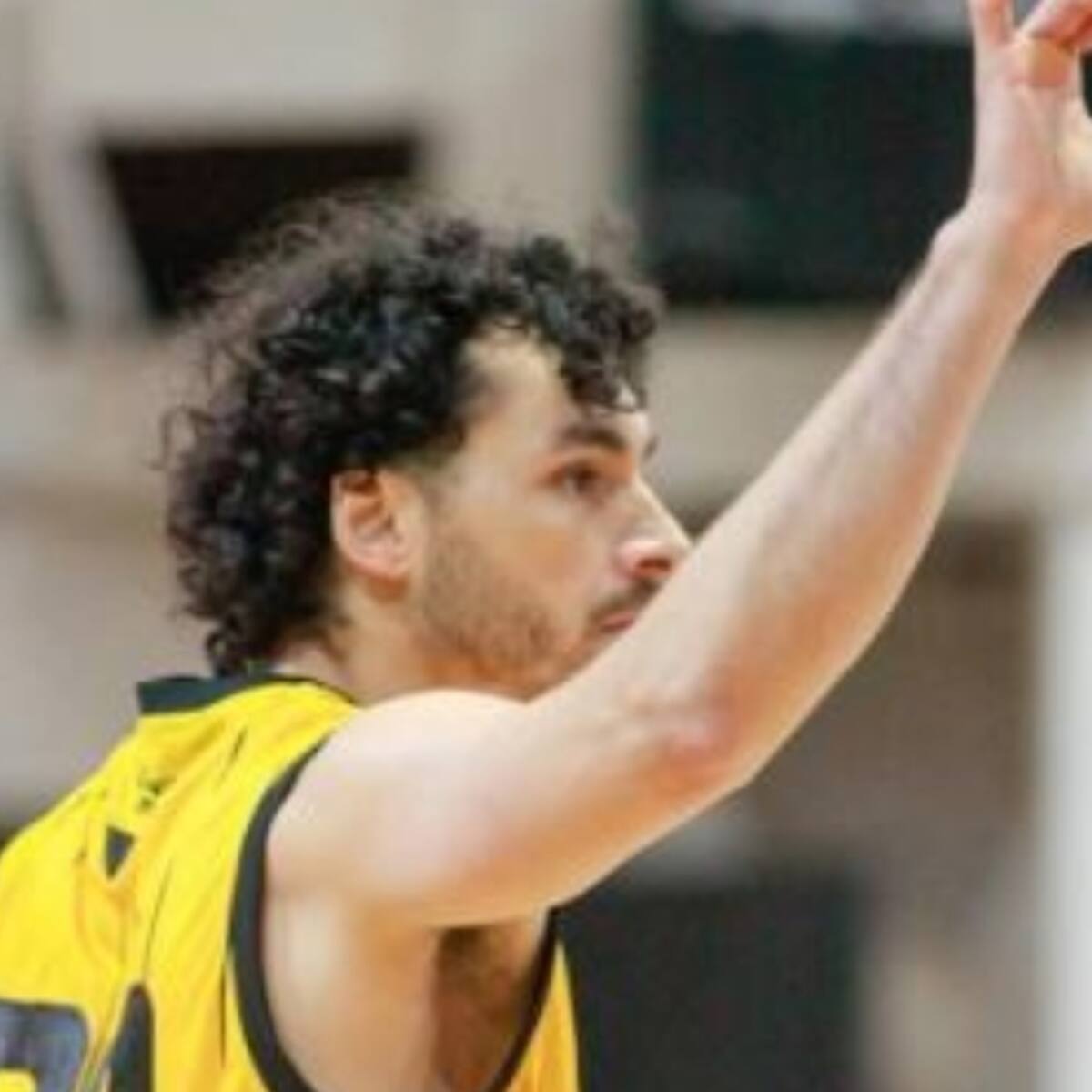 Es seleccionado chileno, viajó 24 horas para ser figura en su estreno en la liga de básquetbol de Paraguay: “Conocí a mis compañeros en el camarín”