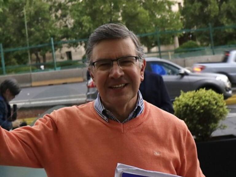 Encuesta CEP: Lavín supera en evaluación a Bachelet y Rysselberghe con Kast en la parte baja