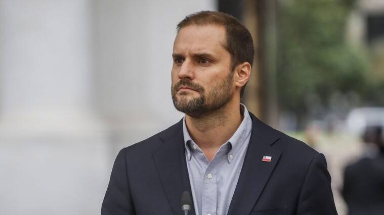 29 de enero del 2021/SANTIAGOEl ministro secretario General de Gobierno, Jaime Bellolio, realiza un punto de prensa para abordar la Agenda Social y Económica, que se realiza en el Palacio de La Moneda, tras suspenderse la misma jornada en el Cajón del Maipo, por pronóstico de lluvias en la zona centro sur.
FOTO: SEBASTIAN BELTRAN GAETE/AGENCIAUNO