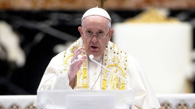 VATICAN CITY, VATICAN - APRIL 04: Pope Francis delivers his traditional Easter message and blessing “Urbi et Orbi” (to the city and the world) from the Altar of the Chair of St. Peter’s Basilica on April 04, 2021 in Vatican City, Vatican. Pope Francis delivered his Urbi et Orbi message inside St. Peter’s Basilica, just like last year, due to coronavirus safety measures. (Photo by Vatican Pool/Getty Images)