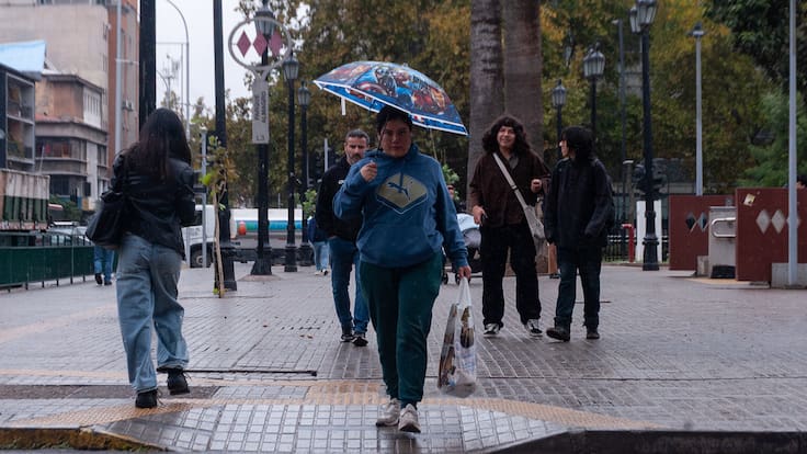 Lluvia en Santiago confirmada: pronóstico del tiempo revelan el día exacto en que volverían las precipitaciones a la Región Metropolitana