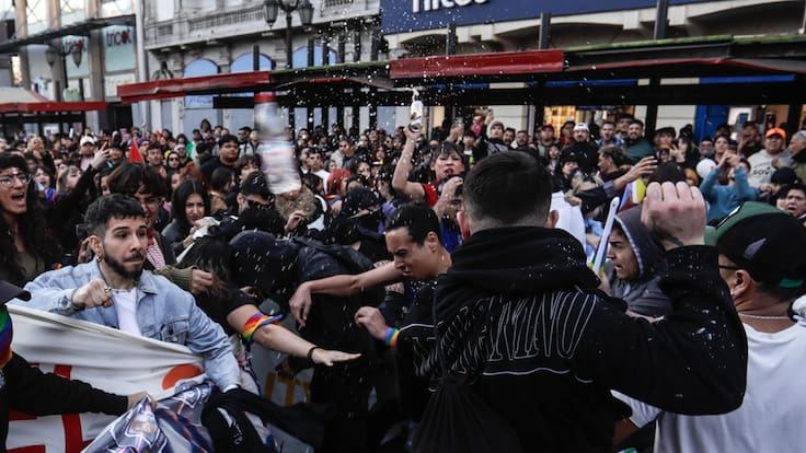 Tensión en la Marcha del Orgullo 2026: registran pelea entre grupo de disidencias sexuales e integrantes del Movilh