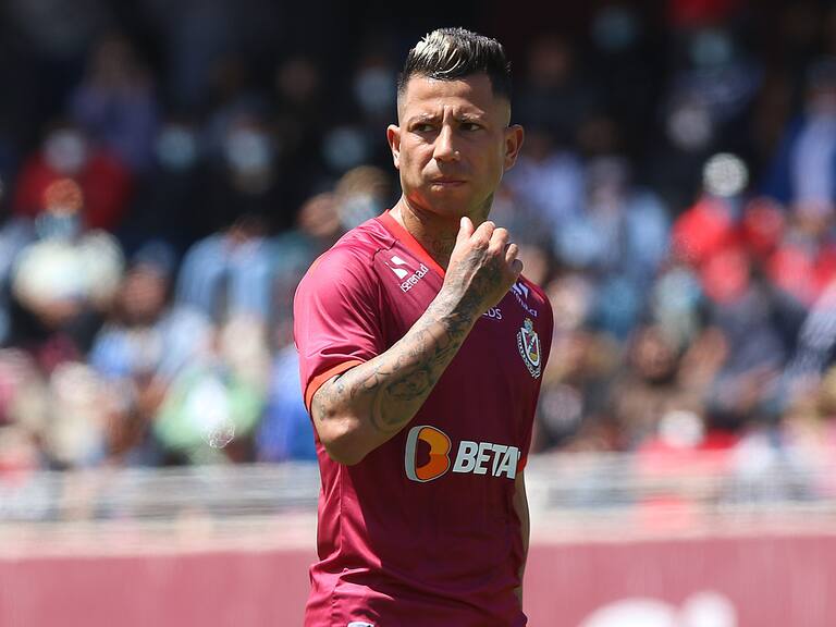 Leonardo Valencia seguirá en Deportes La Serena durante el 2022