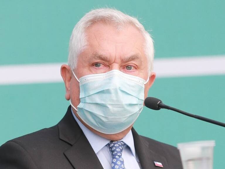 Enrique Paris respondió a ministro Ávila por protocolos de clases presenciales