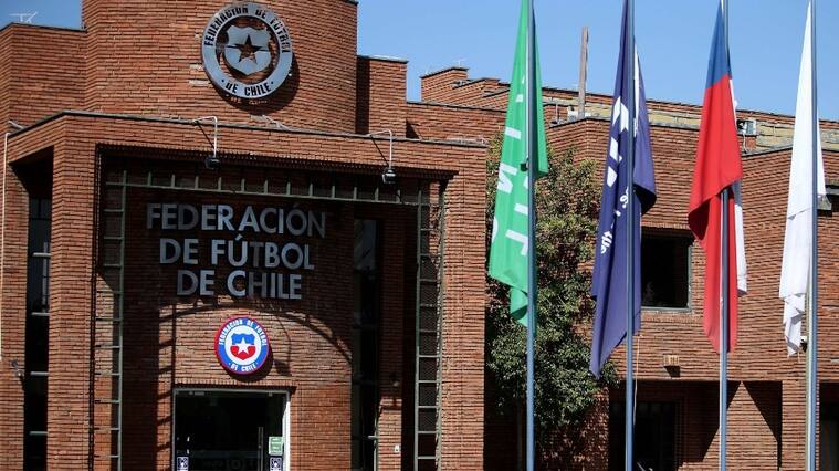 Clubes chilenos ponen contra las cuerdas a la ANFP por contratos con casas de apuestas