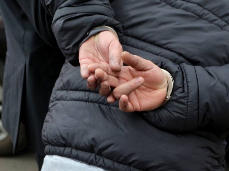 Lactante muere en Puerto Montt: detienen al padre tras constatarse lesiones atribuibles a terceros