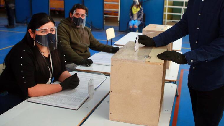 Voto de enfermos Covid-19 en el plebiscito