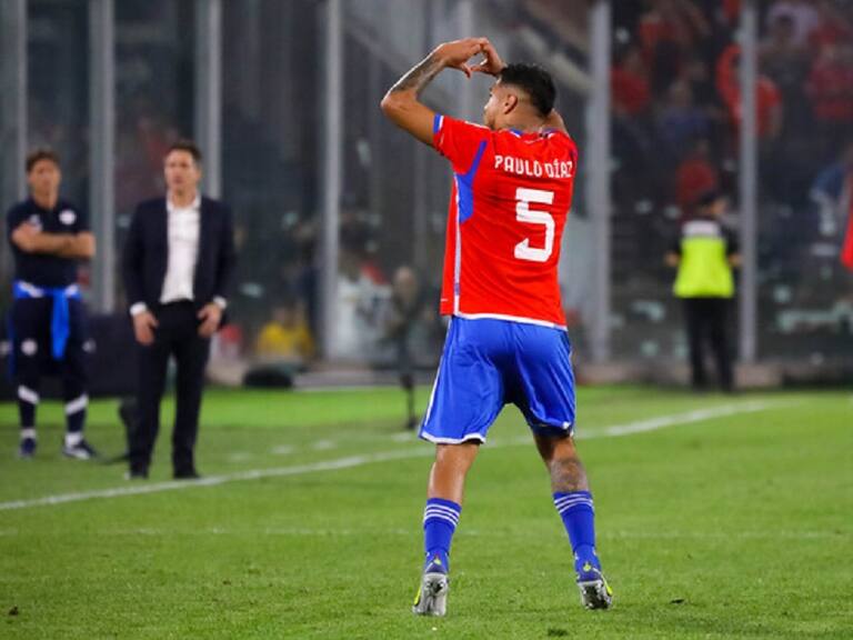 Paulo Díaz abrió la cuenta con un gran testazo en la derrota parcial de Chile ante Paraguay en el Monumental