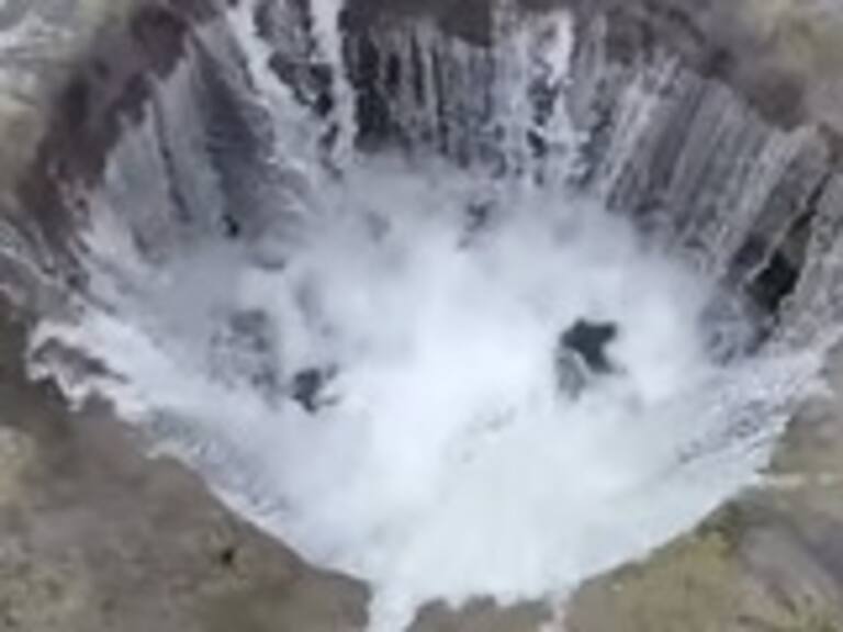 VIDEO Descubre cómo desaparece el agua de un lago en Oregon