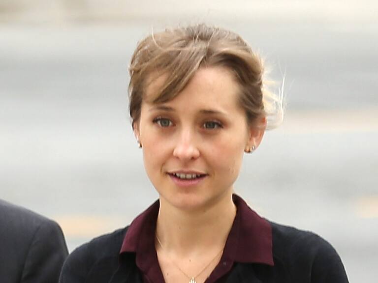 Actriz de Smallville, Allison Mack, irá a la cárcel