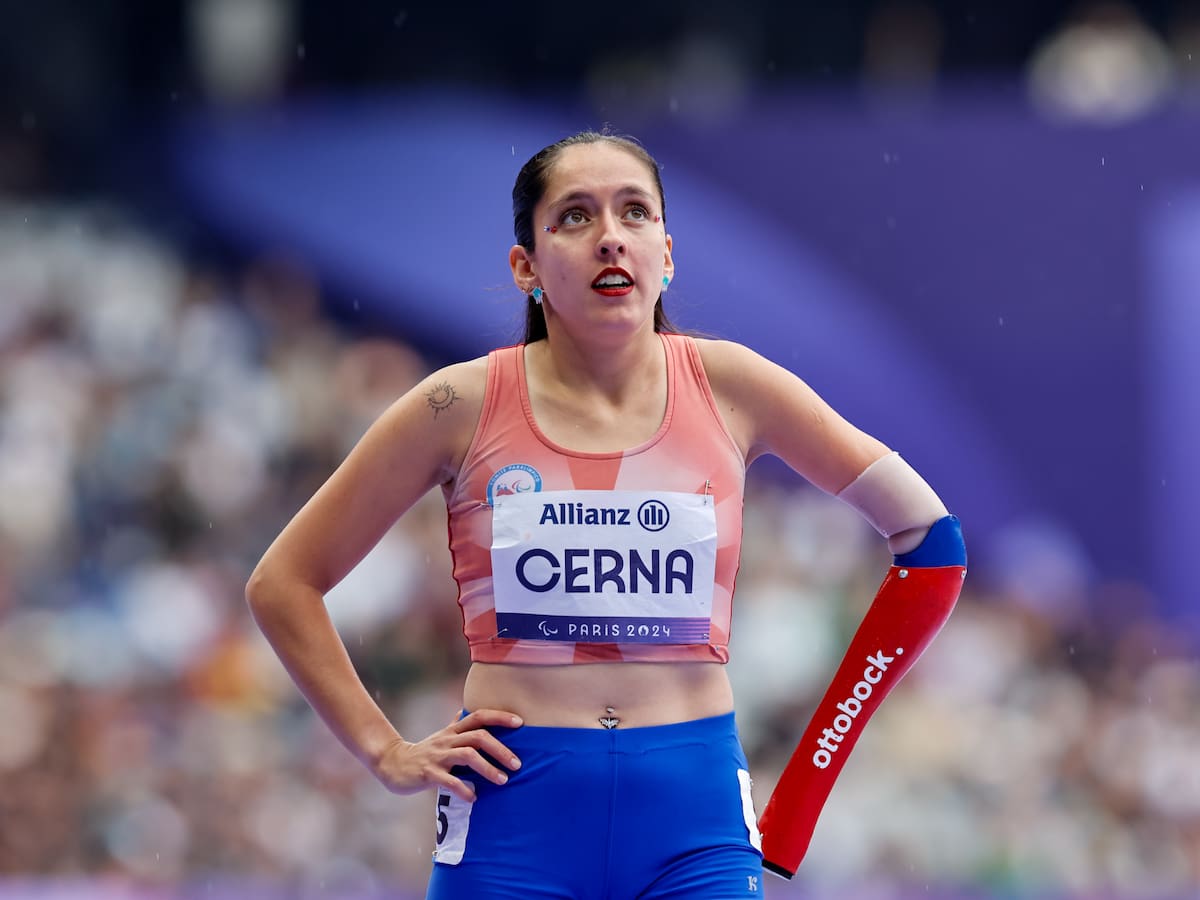 Amanda Cerna fue sexta en su serie de los 400 metros y queda fuera de la pelea por medallas en París 2024
