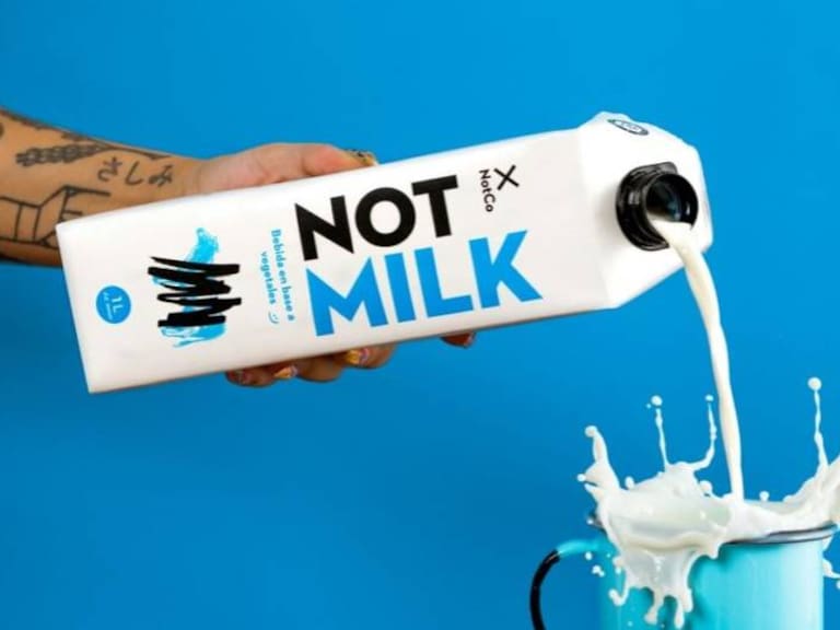 Prohíben uso de marca “NotMilk”: condenan a NotCo por competencia desleal en juicio con gremio lechero
