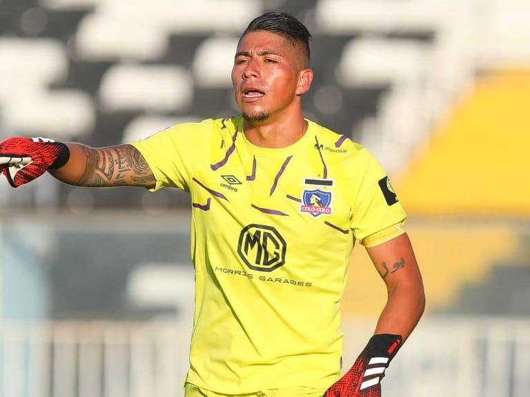 16 de Febrero del 2020/SANTIAGOBrayan Corts (C) ,durante el partido valido por la cuarta fecha del campeonato AFP Plan Vital entre Colo Colo y Universidad Catolica, disputado en el Estadio Monumental.
FOTO:SEBASTIAN ORIA/AGENCIAUNO