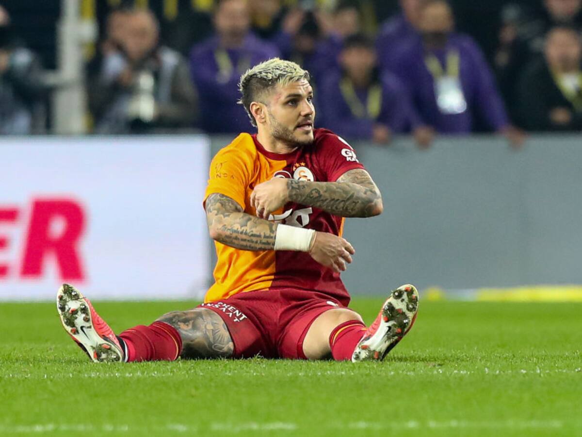 “Trata de victimizarse”: acusan a Mauro Icardi de exagerar agresión en el clásico de Turquía