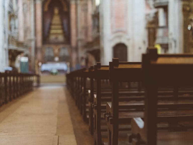 Demandaron al Opus Dei por abusos del sacerdote Carlos Rodríguez