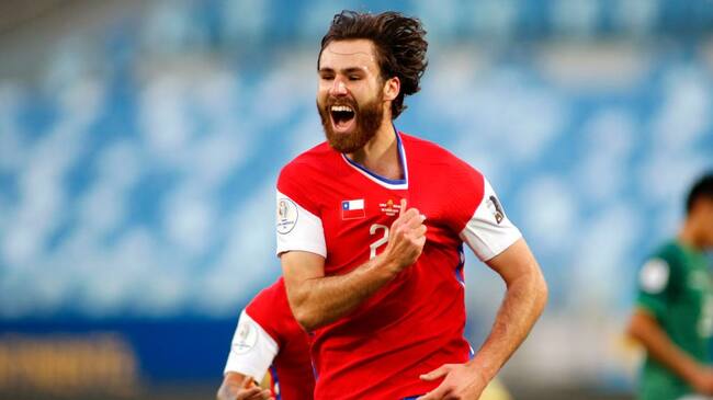 CUIABA, BRAZIL - JUNE 18: Ben Brereton of Chile celebrates after scoring the first goal of his team during a group A match between Chile and Bolivia as part of Conmebol Copa America Brazil 2021 at Arena Pantanal on June 18, 2021 in Cuiaba, Brazil. (Photo by Miguel Schincariol/Getty Images)
