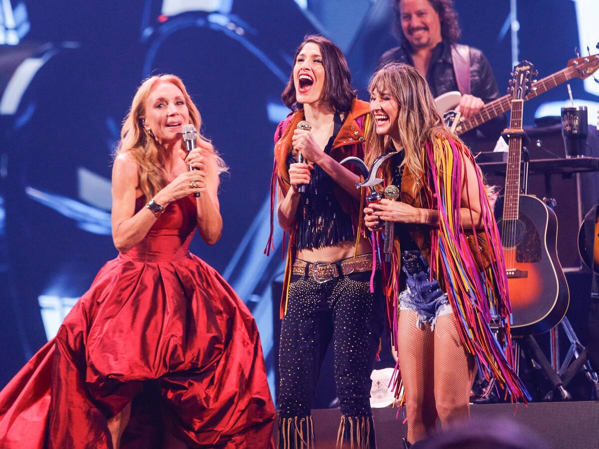 ¡Llena de romanticismo!: así fue la presentación de Ha*Ash en el Festival de Viña 2025