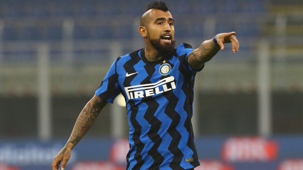 MILAN, ITALY - OCTOBER 31: Arturo Vidal of FC Internazionale gestures during the Serie A match between FC Internazionale and Parma Calcio at Stadio Giuseppe Meazza on October 31, 2020 in Milan, Italy. (Photo by Marco Luzzani/Getty Images)