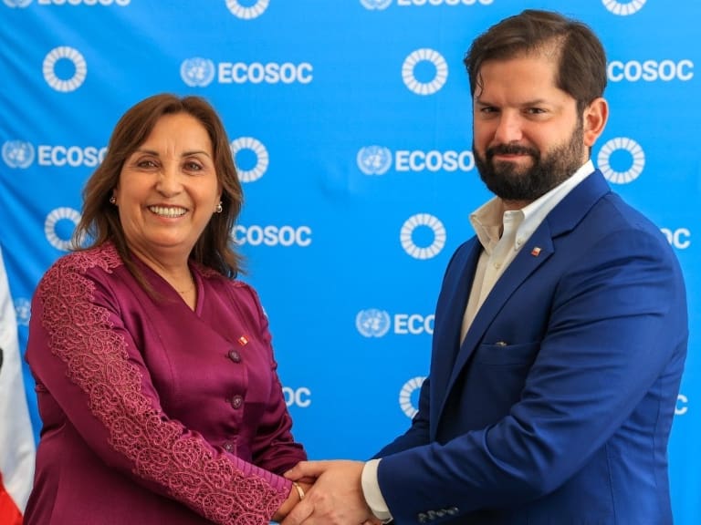 Presidente Boric se reúne con Dina Boluarte en Asamblea General de la ONU en Nueva York