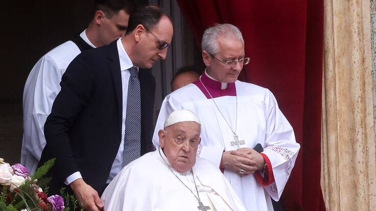 La bendición urbi et orbi pese a su delicado estado de salud: así fue última aparición pública del papa Francisco