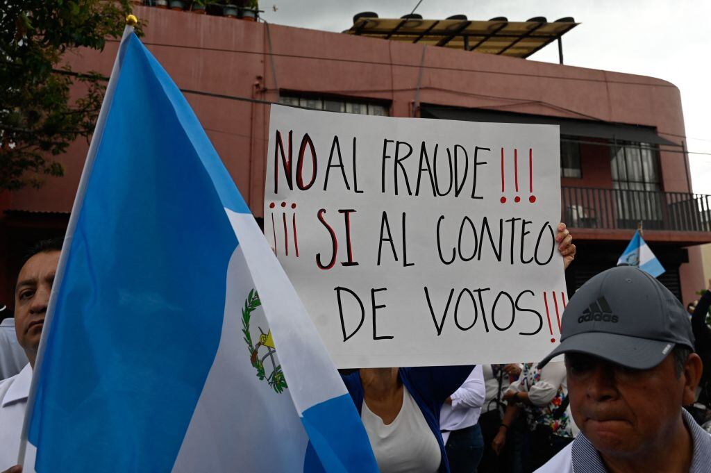 Protestas por supuesto fraude en la primera vuelta presidencial en Guatemala