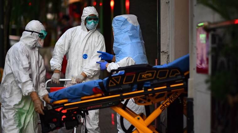 Un contagiado con Covid-19 es trasladado en Buenos Aires