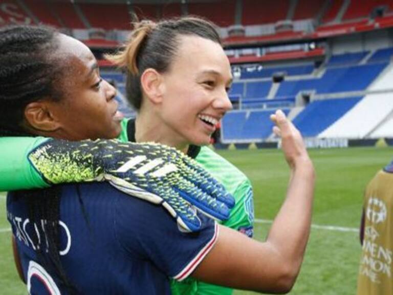 Técnico de la Roja femenina tras título de Tiane Endler en Francia: «Va a dejar una huella muy importante para el fútbol chileno»