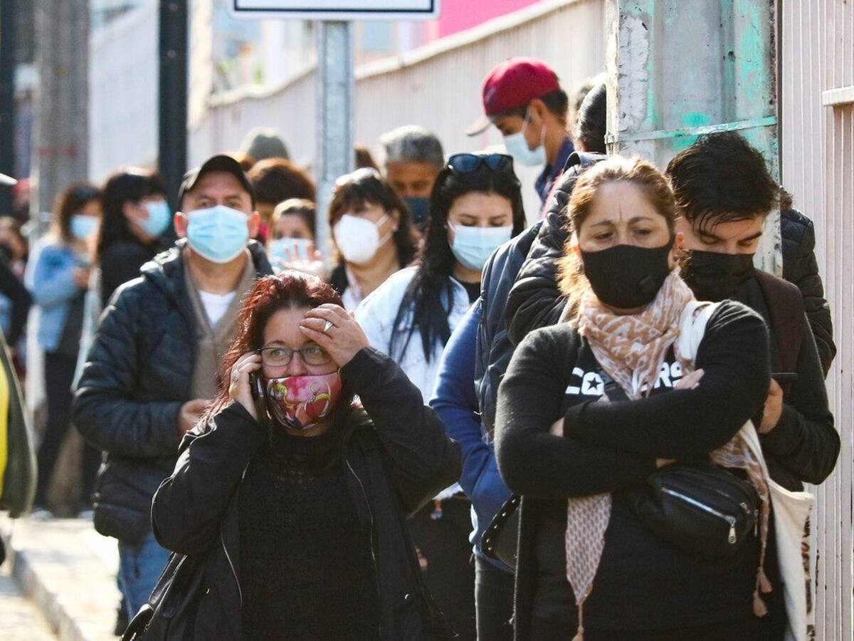 Dr. Tomás Regueira y la situación del covid-19 en Chile: «Este aumento de casos todavía no se refleja en ocupación de camas»