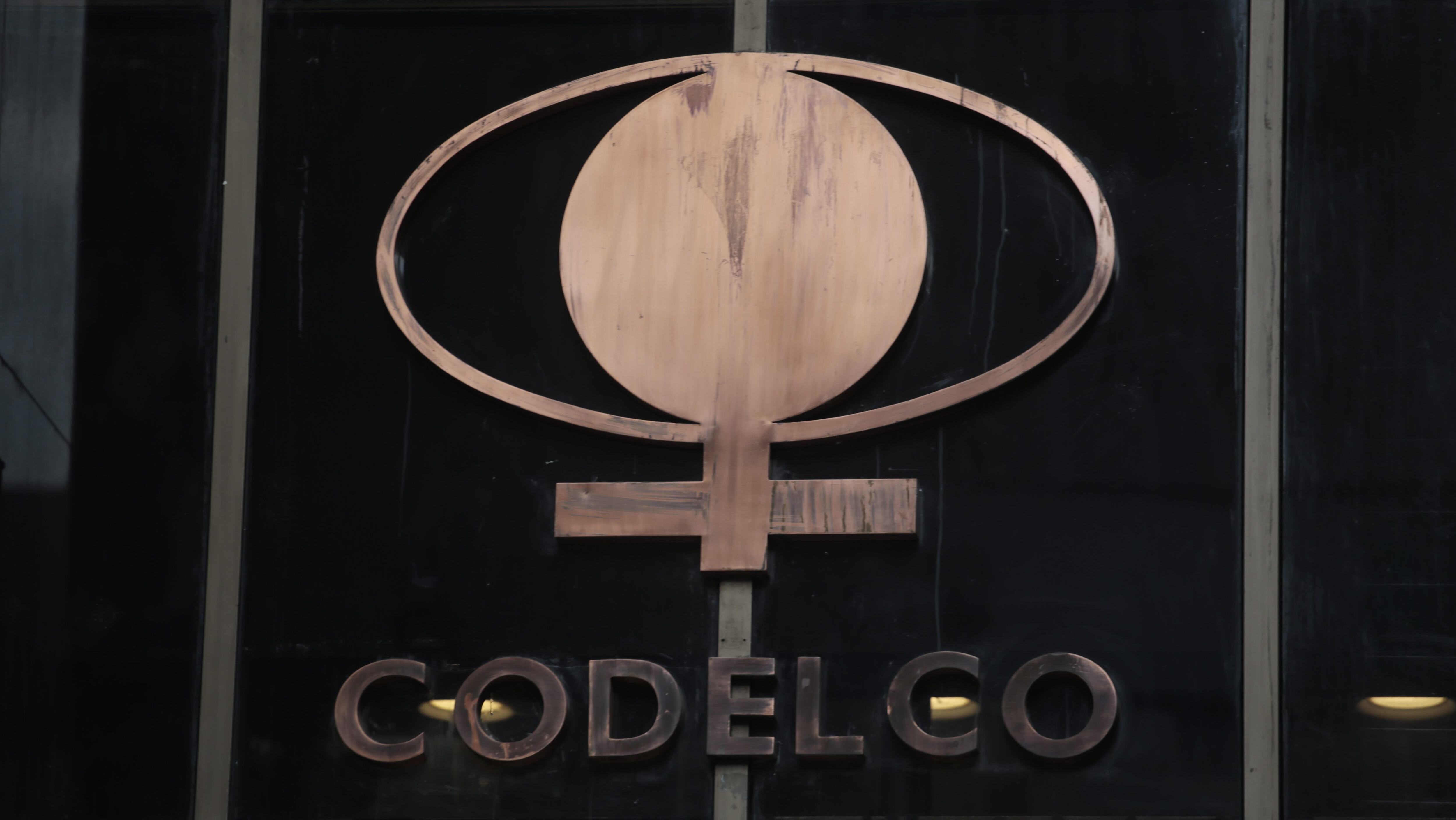 Idea de privatizar Codelco de diputados de la UDI generó rechazos transversales