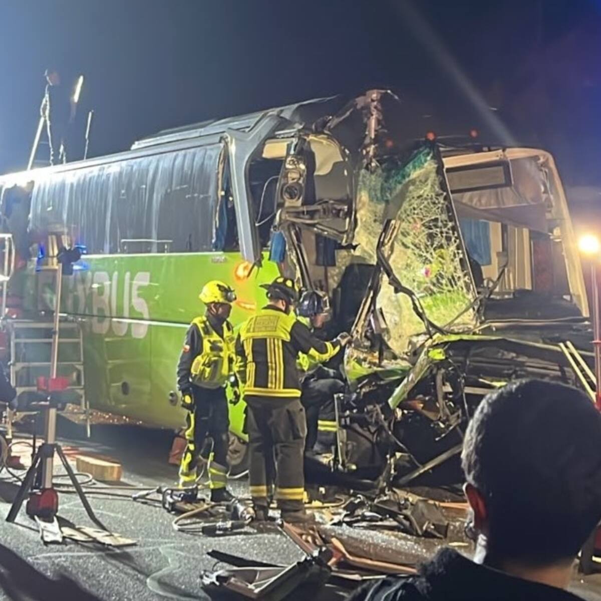 Bus con cerca de 30 pasajeros choca con camión en la Ruta 68: hay más de 20 heridos