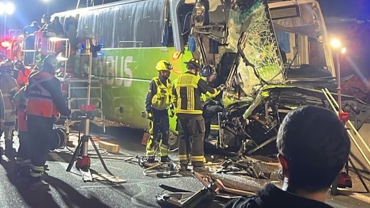Bus con cerca de 30 pasajeros choca con camión en la Ruta 68: hay más de 20 heridos