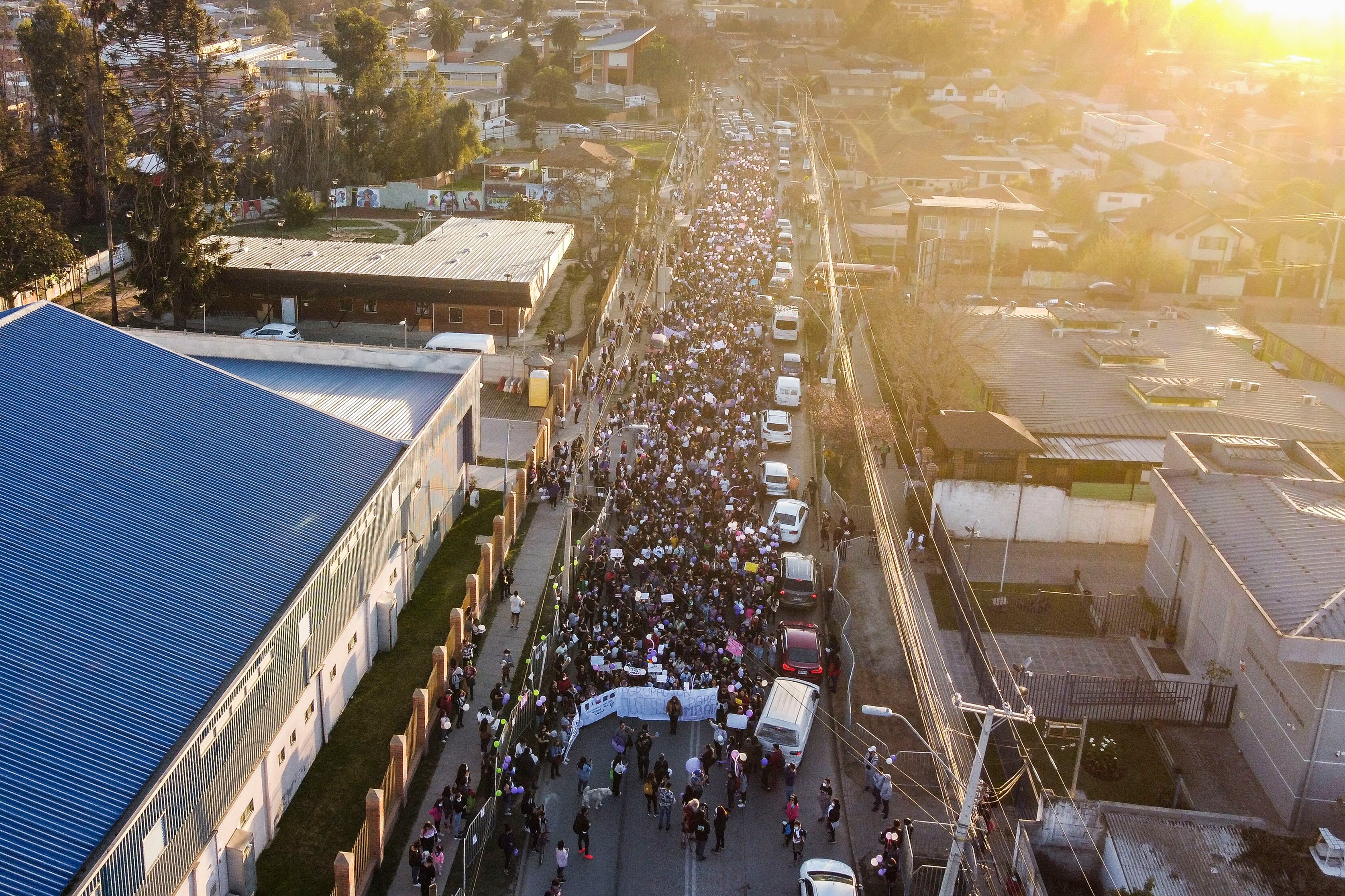 07 DE AGOSTO DE 2020 / VILLA ALEMANAGran cantidad de personas marchan por las calles de la ciudad en dirección a la calle Covadonga, exigiendo justicia para Ambar Cornejo.
FOTO: MIGUEL MOYA / AGENCIAUNO