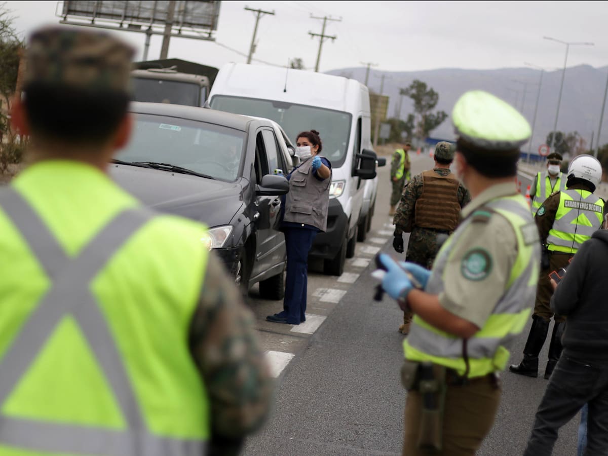 Autoridades destacaron «buena disposición» de personas que fueron controladas en aduana sanitaria de la RM