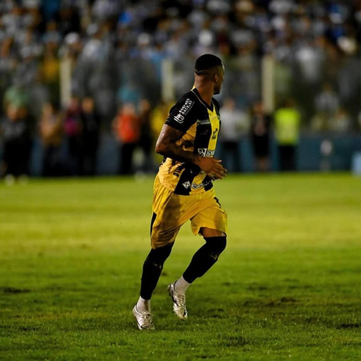 Estuvo menos de tres meses: delantero nacional dice adiós al fútbol brasileño y vuelve a Chile