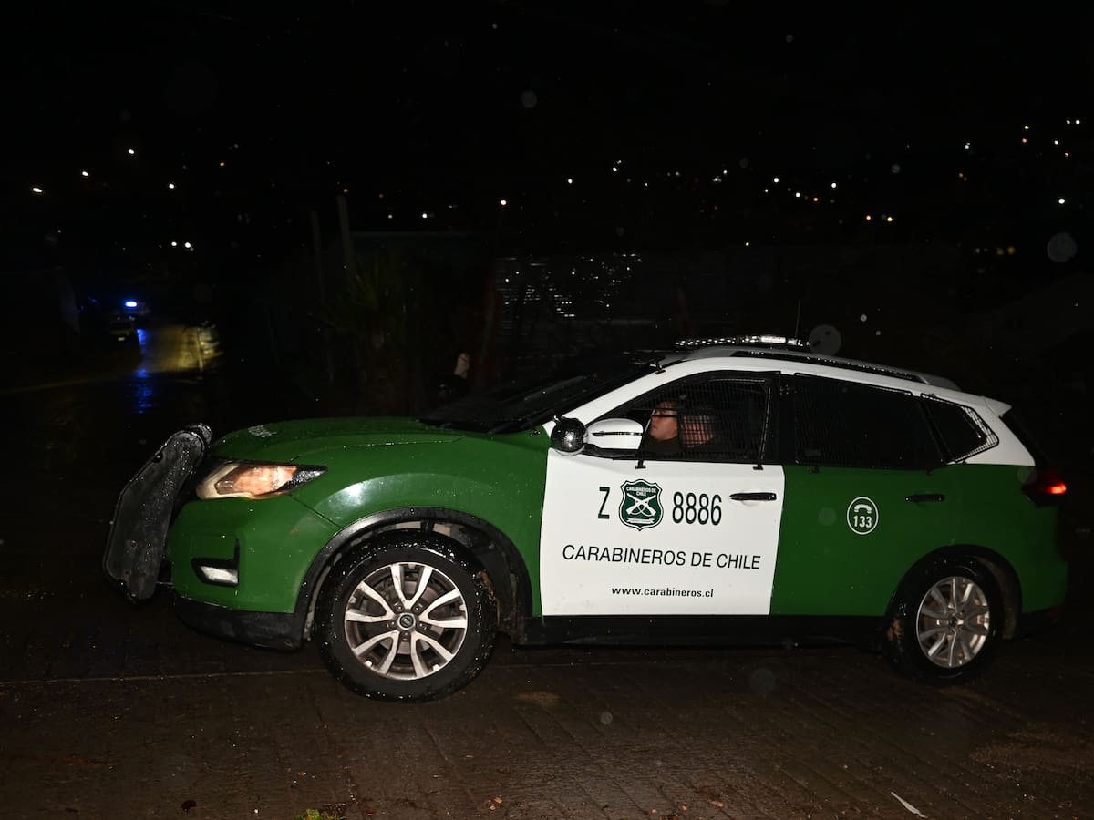 Fiscalización termina a tiros en Santiago: Carabinero dispara contra sujetos tras intento de atropello en pleno centro