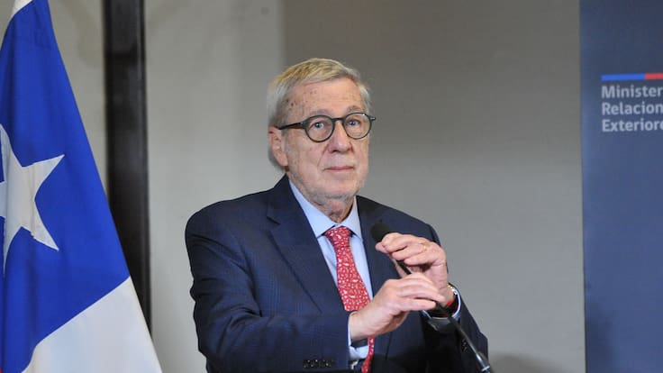 Cancillería monitorea situación de 150 chilenos varados en Medio Oriente: “Estamos en permanente contacto”