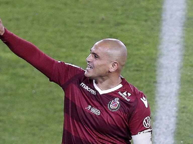 Después de 20 años, Humberto Suazo volvería en gloria y majestad a ser refuerzo de San Luis de Quillota