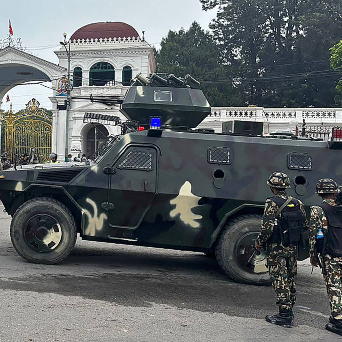 Extienden toque de queda en Nepal tras violentas protestas: reportan la muerte de 25 personas