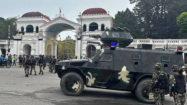 Extienden toque de queda en Nepal tras violentas protestas: reportan la muerte de 25 personas