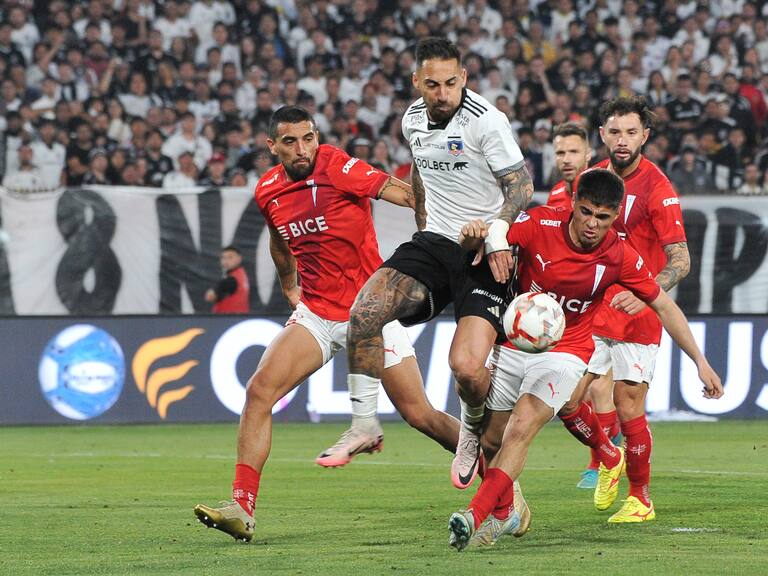 “Independiente de nuestra clásica rivalidad...”: El saludo de la UC a Colo Colo en el día de su Centenario