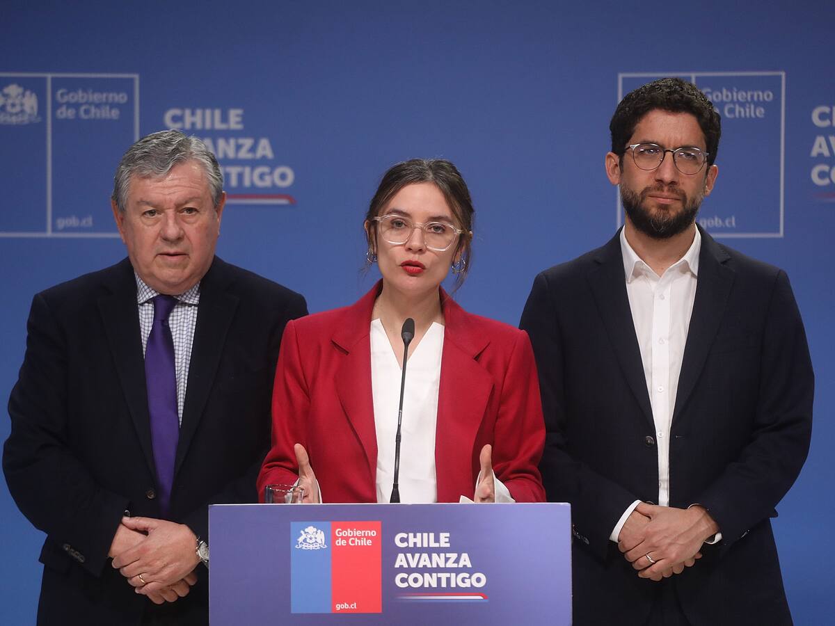 Gobierno califica de “regresiva” la propuesta de Kast en pensiones: “Hace desaparecer los beneficios por años cotizados”
