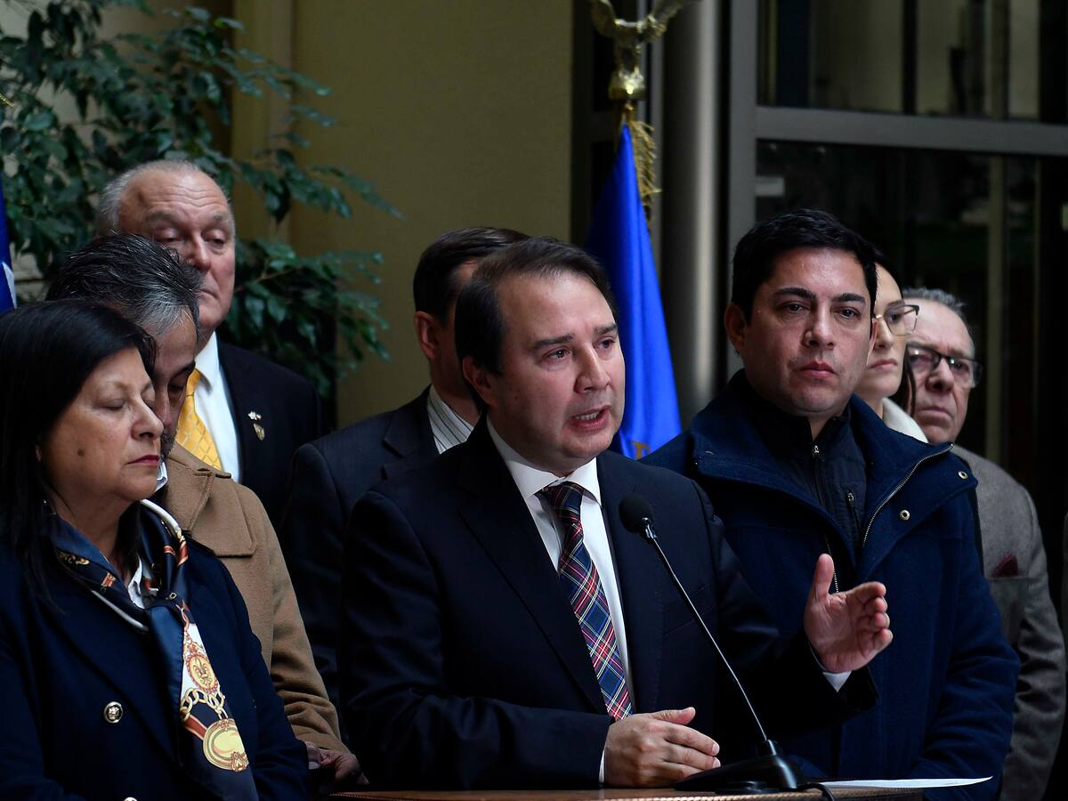 Por muerte de teniente Emmanuel Sánchez: diputados RN piden al Presidente Boric “evaluar” continuidad de la ministra del Interior, Carolina Tohá