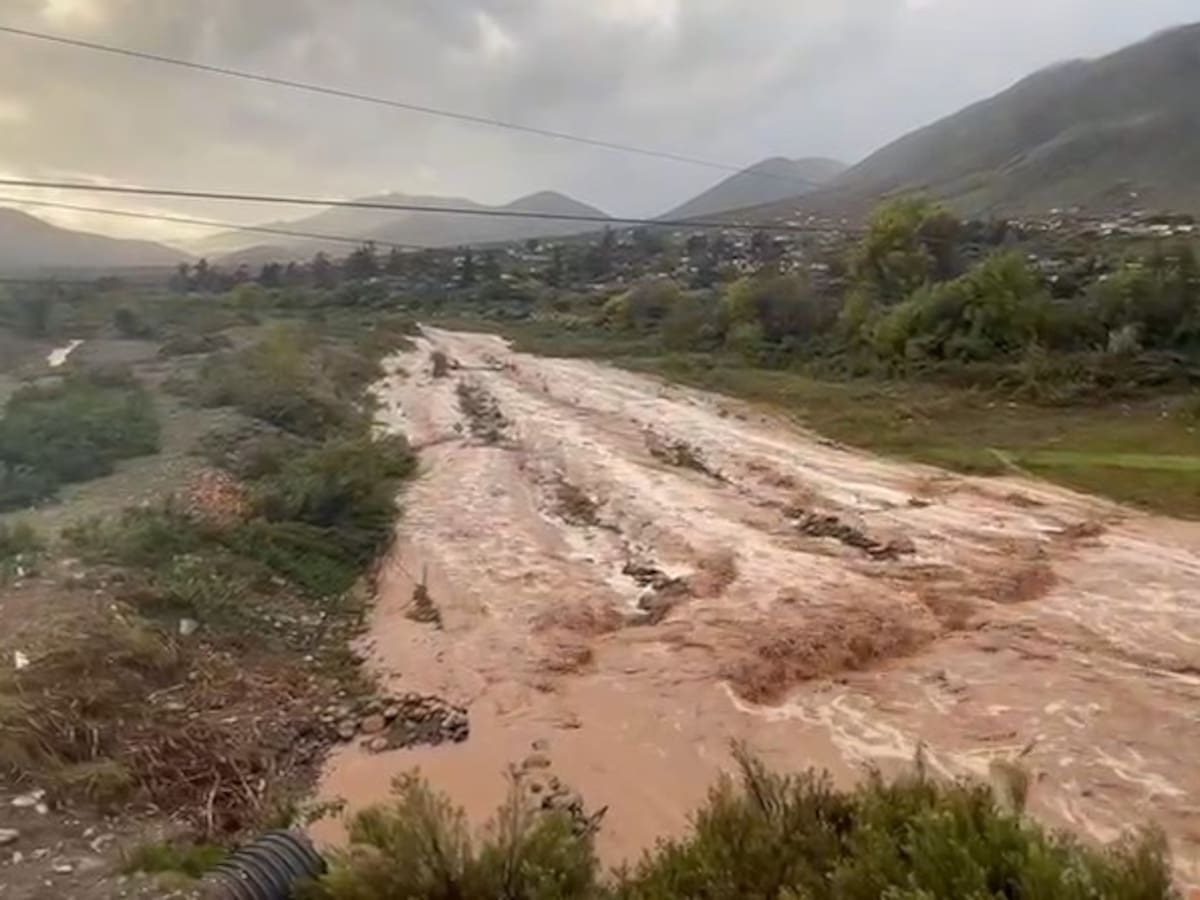 “Un bidón de agua de 2 mil está a $8 mil”: el desesperado llamado de vecinos afectados por las lluvias en región de Coquimbo