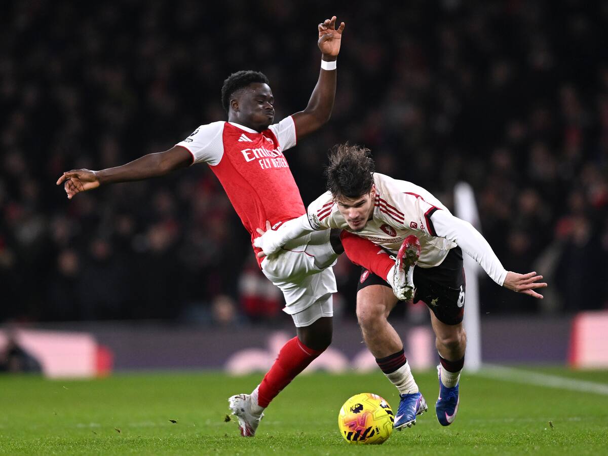 Arsenal dejó pasar la oportunidad de sacar diferencias en la Premier: rescató pobre empate ante el Liverpool